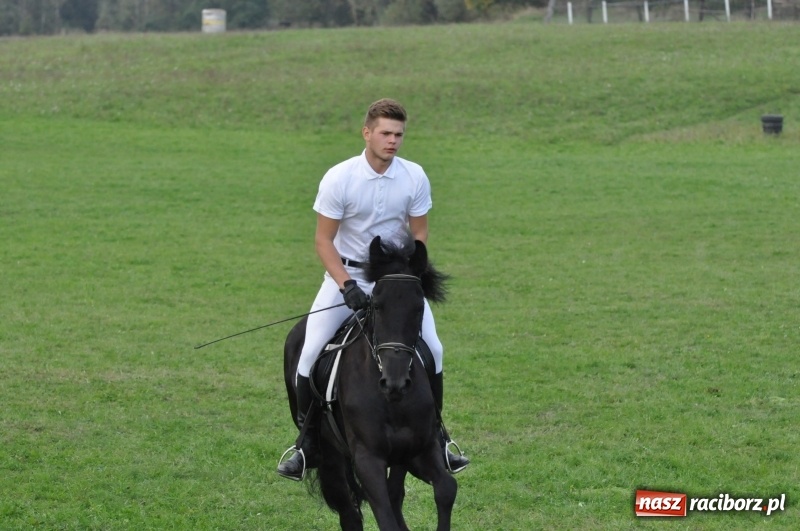 Zdjęcie w galerii na portalu naszraciborz.pl: Hubertus 2017. Adrian Krzemień złapał lisią kitę  wiadomości z regionu