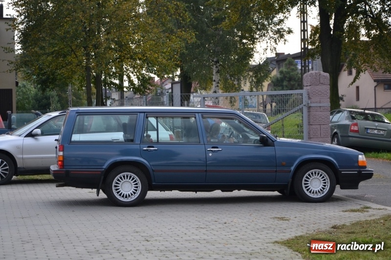 Zdjęcie w galerii na portalu naszraciborz.pl: Miłośnicy oldtimerów zakończyli sezon wiadomości z regionu