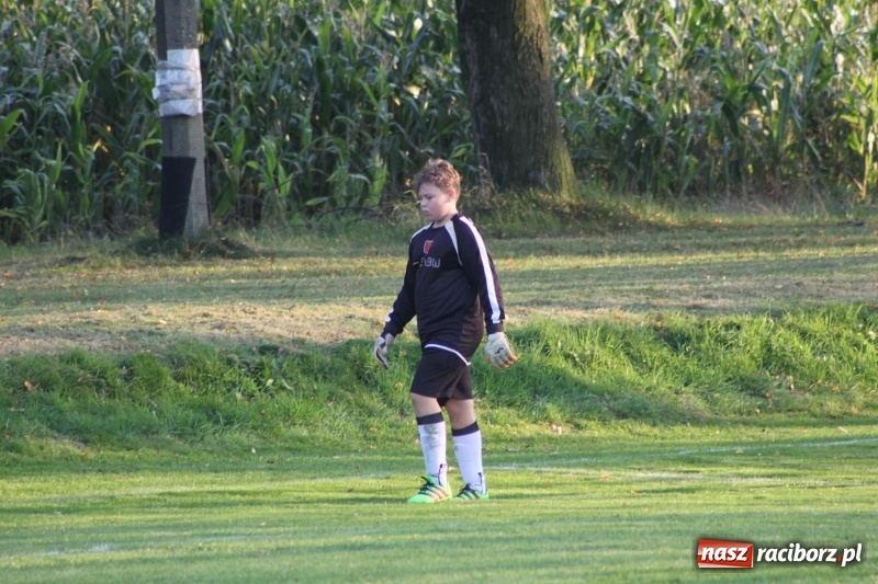 Zdjęcie w galerii na portalu naszraciborz.pl: Trampkarze KS Krzanowice rozgromili KS Naprzód Borucin  wiadomości z regionu