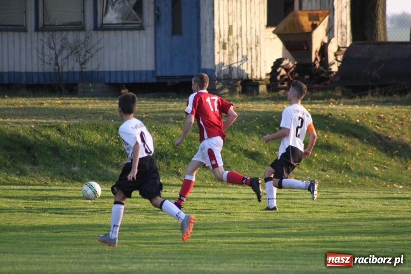 Zdjęcie w galerii na portalu naszraciborz.pl: Trampkarze KS Krzanowice rozgromili KS Naprzód Borucin  wiadomości z regionu