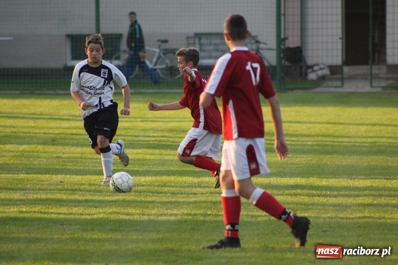 Zdjęcie w galerii na portalu naszraciborz.pl: Trampkarze KS Krzanowice rozgromili KS Naprzód Borucin  wiadomości z regionu