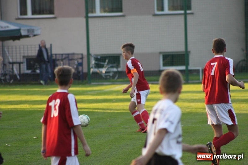 Zdjęcie w galerii na portalu naszraciborz.pl: Trampkarze KS Krzanowice rozgromili KS Naprzód Borucin  wiadomości z regionu