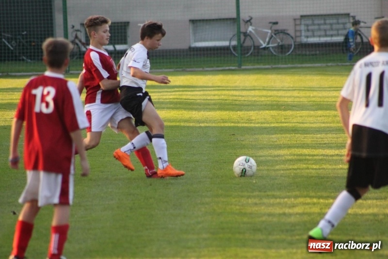 Zdjęcie w galerii na portalu naszraciborz.pl: Trampkarze KS Krzanowice rozgromili KS Naprzód Borucin  wiadomości z regionu