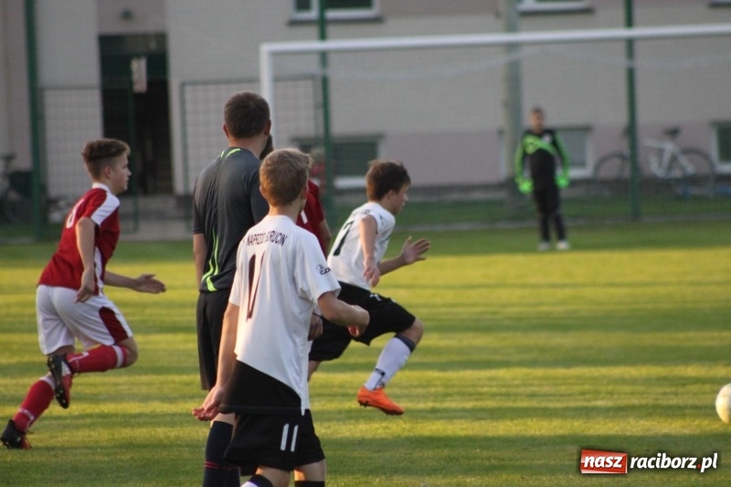 Zdjęcie w galerii na portalu naszraciborz.pl: Trampkarze KS Krzanowice rozgromili KS Naprzód Borucin  wiadomości z regionu