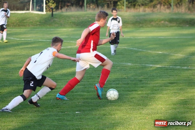 Zdjęcie w galerii na portalu naszraciborz.pl: Trampkarze KS Krzanowice rozgromili KS Naprzód Borucin  wiadomości z regionu