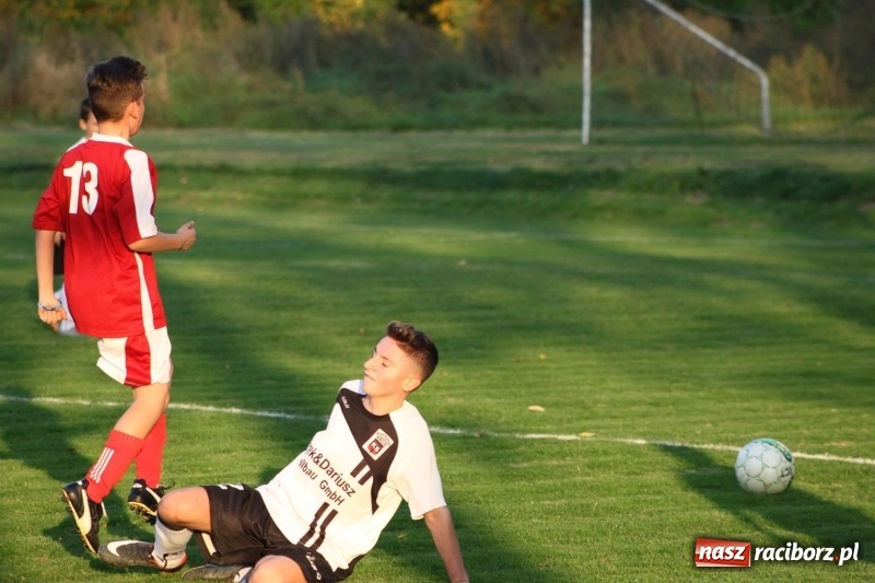 Zdjęcie w galerii na portalu naszraciborz.pl: Trampkarze KS Krzanowice rozgromili KS Naprzód Borucin  wiadomości z regionu