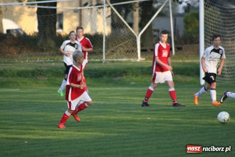 Zdjęcie w galerii na portalu naszraciborz.pl: Trampkarze KS Krzanowice rozgromili KS Naprzód Borucin  wiadomości z regionu