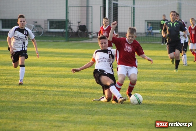 Zdjęcie w galerii na portalu naszraciborz.pl: Trampkarze KS Krzanowice rozgromili KS Naprzód Borucin  wiadomości z regionu