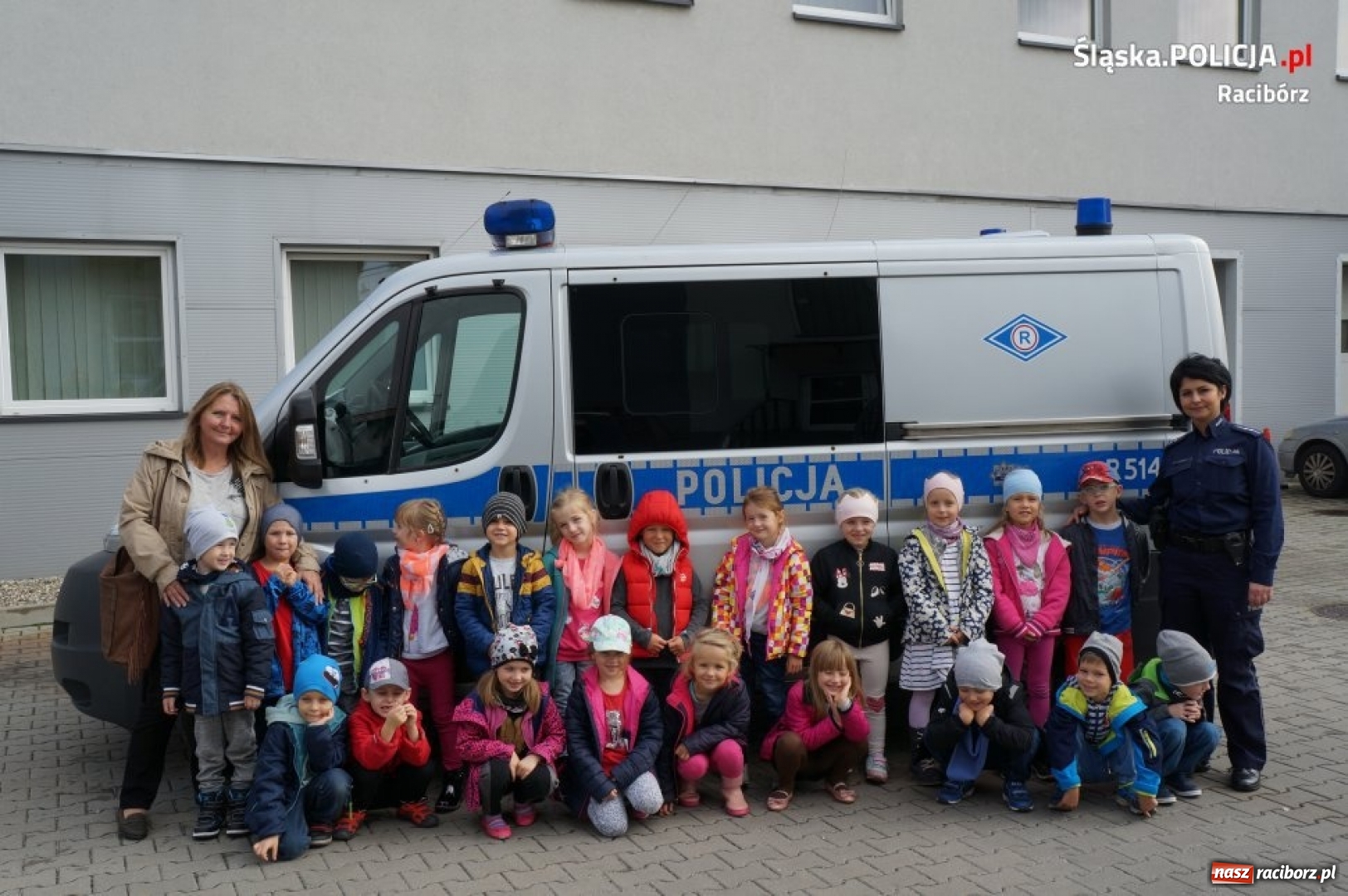Zdjęcie w galerii na portalu naszraciborz.pl: Przedszkolaki z wizytą w raciborskiej komendzie policji  wiadomości z regionu