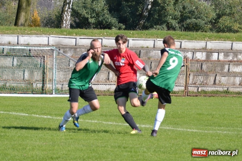 Zdjęcie w galerii na portalu naszraciborz.pl: Wicher zdmuchnął rezerwy pszowskiego Górnika  wiadomości z regionu