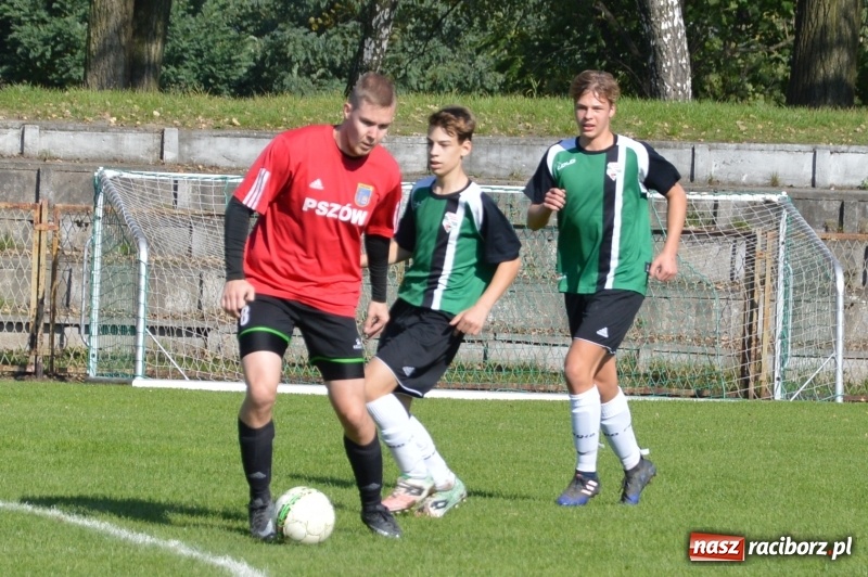 Zdjęcie w galerii na portalu naszraciborz.pl: Wicher zdmuchnął rezerwy pszowskiego Górnika  wiadomości z regionu