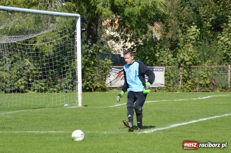 Zdjęcie w galerii na portalu naszraciborz.pl: Wicher zdmuchnął rezerwy pszowskiego Górnika  wiadomości z regionu