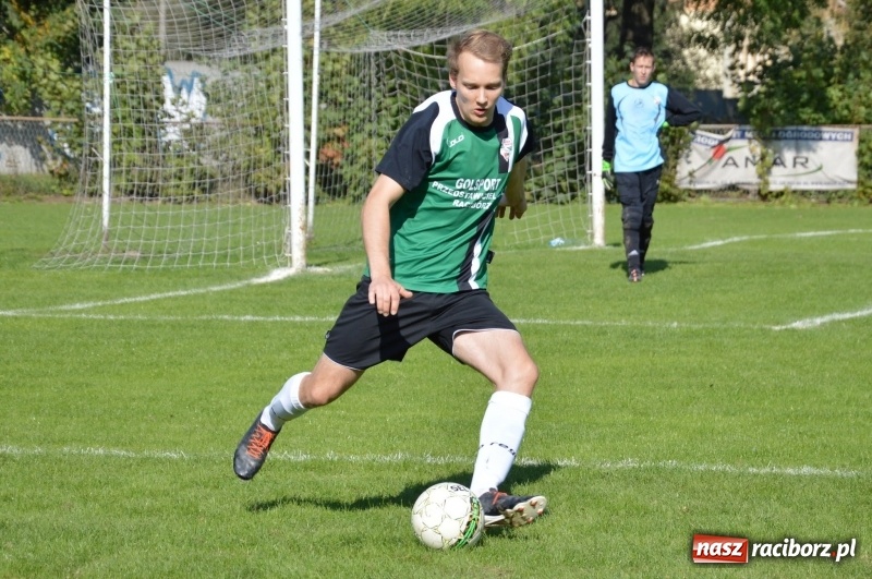 Zdjęcie w galerii na portalu naszraciborz.pl: Wicher zdmuchnął rezerwy pszowskiego Górnika  wiadomości z regionu