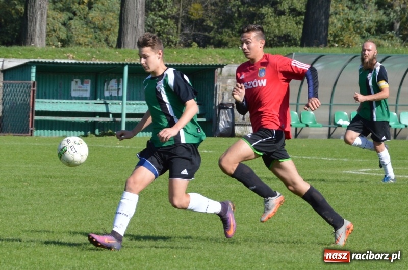 Zdjęcie w galerii na portalu naszraciborz.pl: Wicher zdmuchnął rezerwy pszowskiego Górnika  wiadomości z regionu