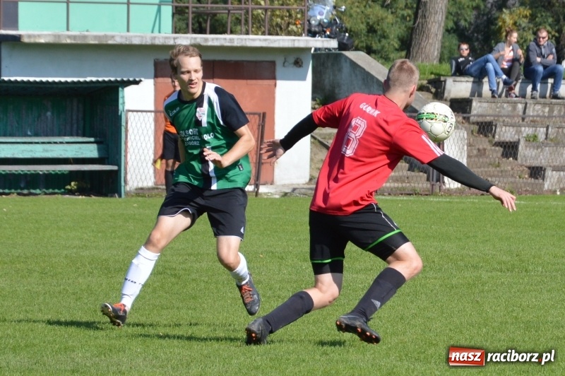Zdjęcie w galerii na portalu naszraciborz.pl: Wicher zdmuchnął rezerwy pszowskiego Górnika  wiadomości z regionu