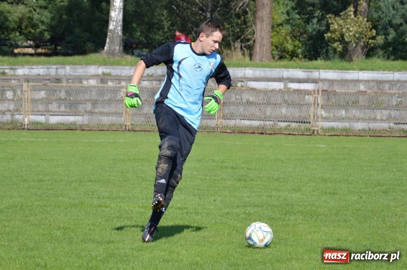 Zdjęcie w galerii na portalu naszraciborz.pl: Wicher zdmuchnął rezerwy pszowskiego Górnika  wiadomości z regionu