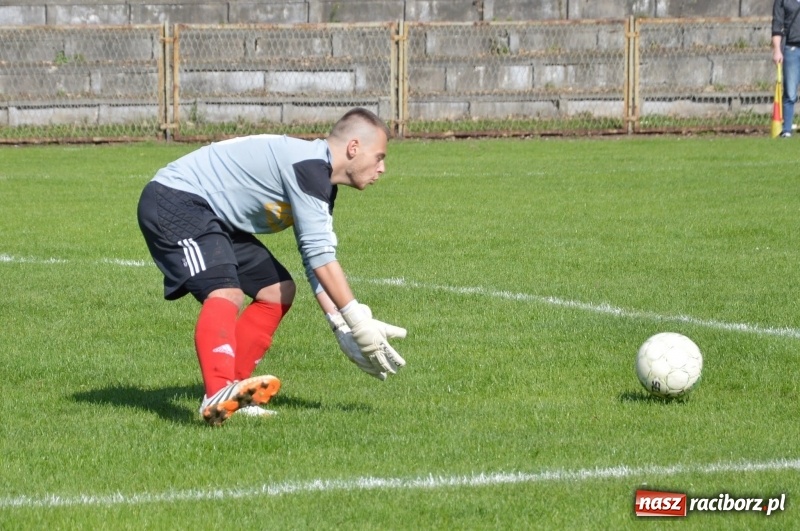 Zdjęcie w galerii na portalu naszraciborz.pl: Wicher zdmuchnął rezerwy pszowskiego Górnika  wiadomości z regionu