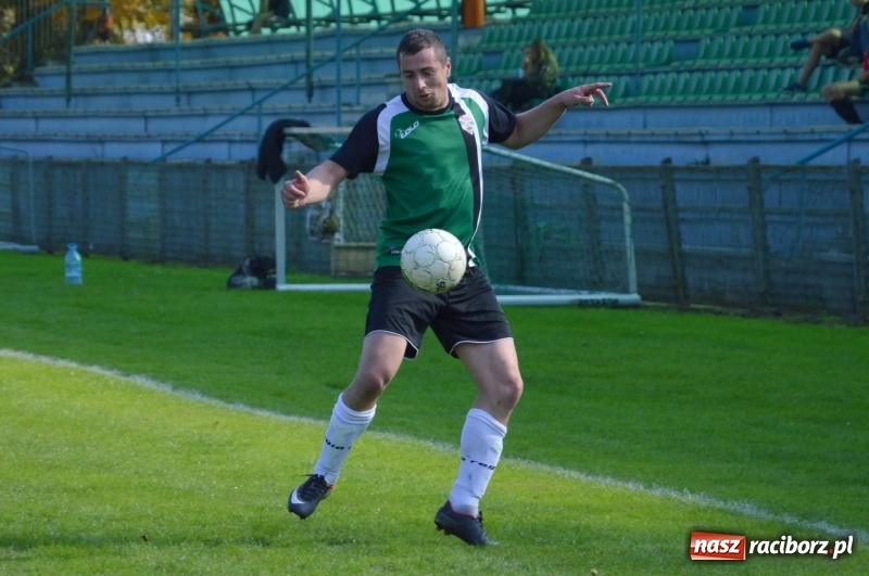 Zdjęcie w galerii na portalu naszraciborz.pl: Wicher zdmuchnął rezerwy pszowskiego Górnika  wiadomości z regionu