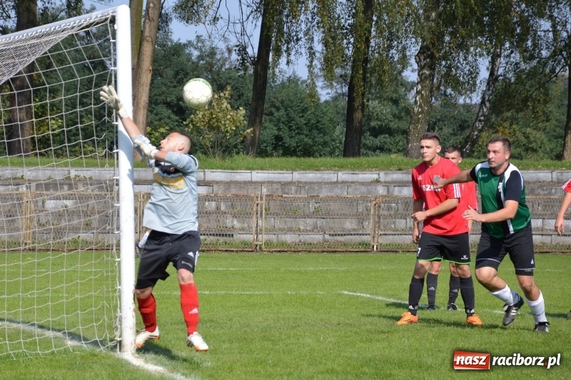 Zdjęcie w galerii na portalu naszraciborz.pl: Wicher zdmuchnął rezerwy pszowskiego Górnika  wiadomości z regionu