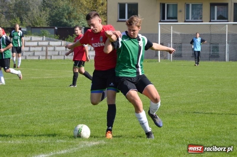 Zdjęcie w galerii na portalu naszraciborz.pl: Wicher zdmuchnął rezerwy pszowskiego Górnika  wiadomości z regionu