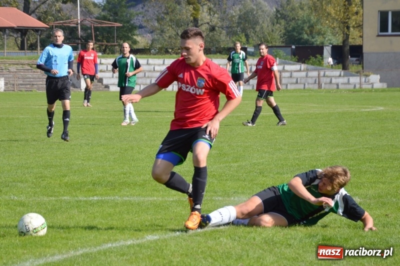 Zdjęcie w galerii na portalu naszraciborz.pl: Wicher zdmuchnął rezerwy pszowskiego Górnika  wiadomości z regionu