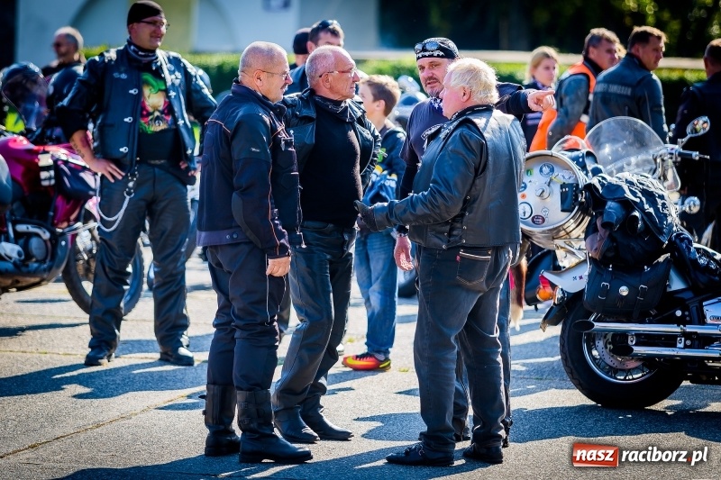 Zdjęcie w galerii na portalu naszraciborz.pl: Kilkuset motocyklistów na nieszporach dziękczynnych w Rudniku wiadomości z regionu