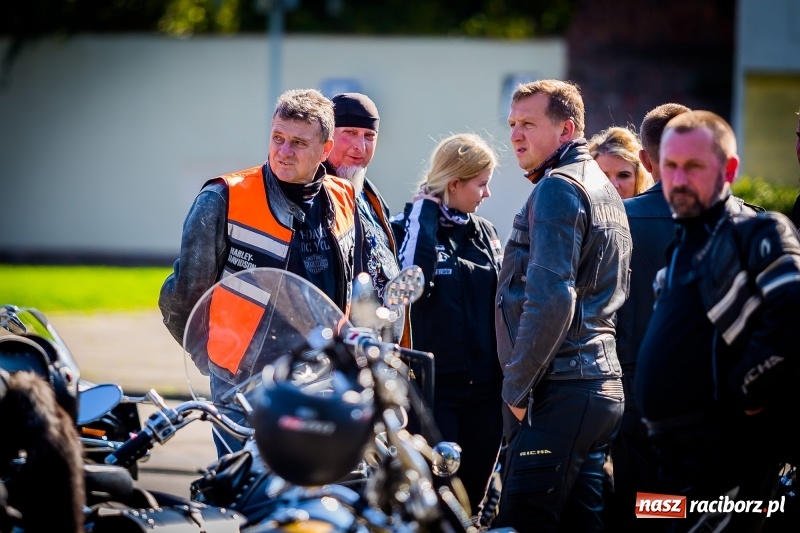 Zdjęcie w galerii na portalu naszraciborz.pl: Kilkuset motocyklistów na nieszporach dziękczynnych w Rudniku wiadomości z regionu
