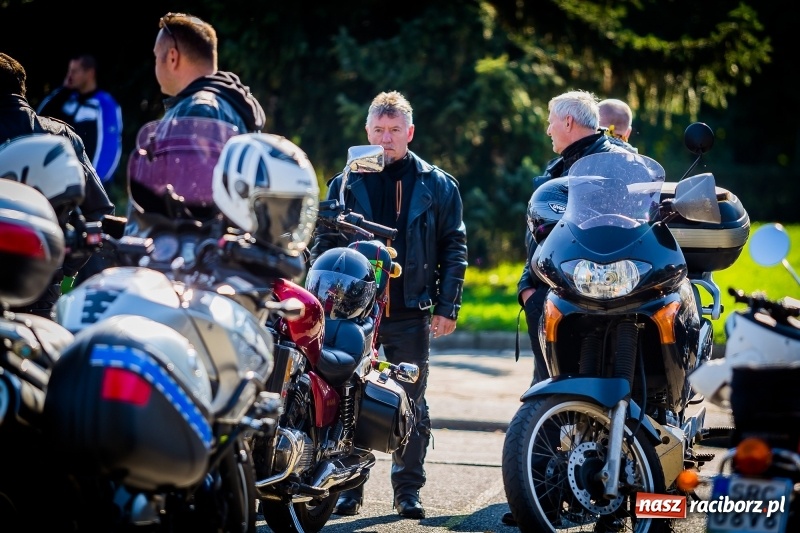 Zdjęcie w galerii na portalu naszraciborz.pl: Kilkuset motocyklistów na nieszporach dziękczynnych w Rudniku wiadomości z regionu
