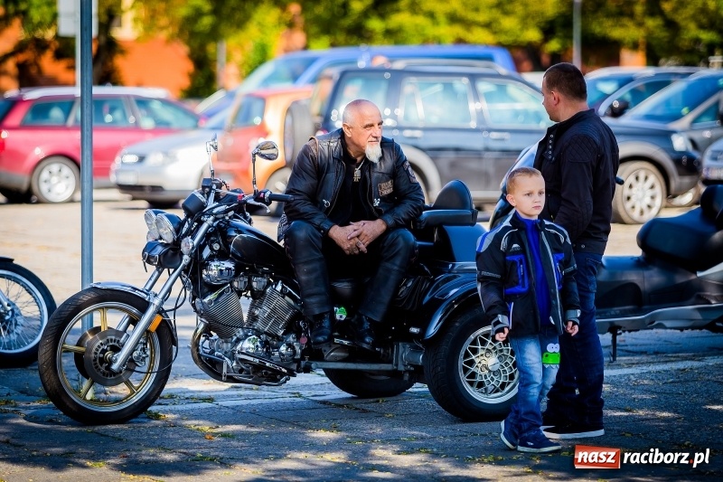 Zdjęcie w galerii na portalu naszraciborz.pl: Kilkuset motocyklistów na nieszporach dziękczynnych w Rudniku wiadomości z regionu