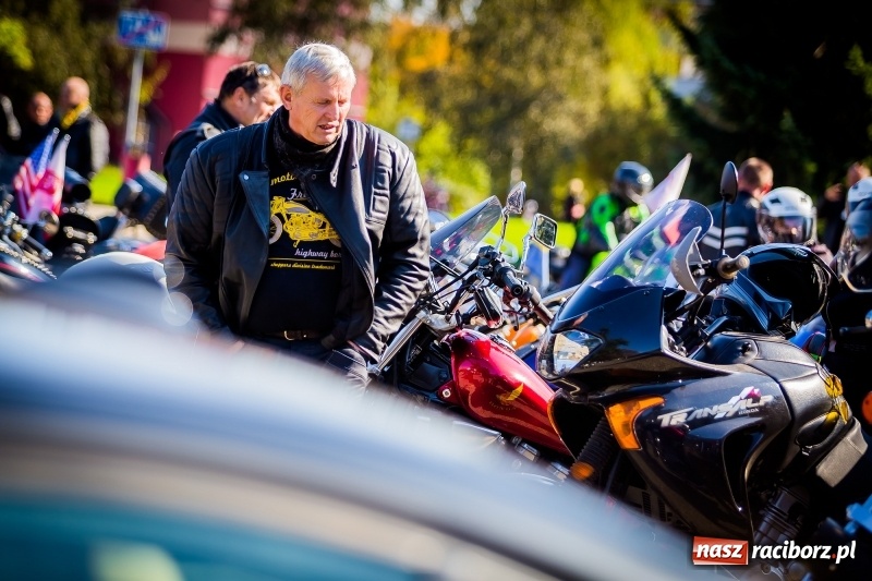 Zdjęcie w galerii na portalu naszraciborz.pl: Kilkuset motocyklistów na nieszporach dziękczynnych w Rudniku wiadomości z regionu