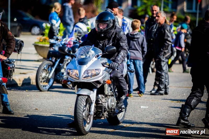 Zdjęcie w galerii na portalu naszraciborz.pl: Kilkuset motocyklistów na nieszporach dziękczynnych w Rudniku wiadomości z regionu