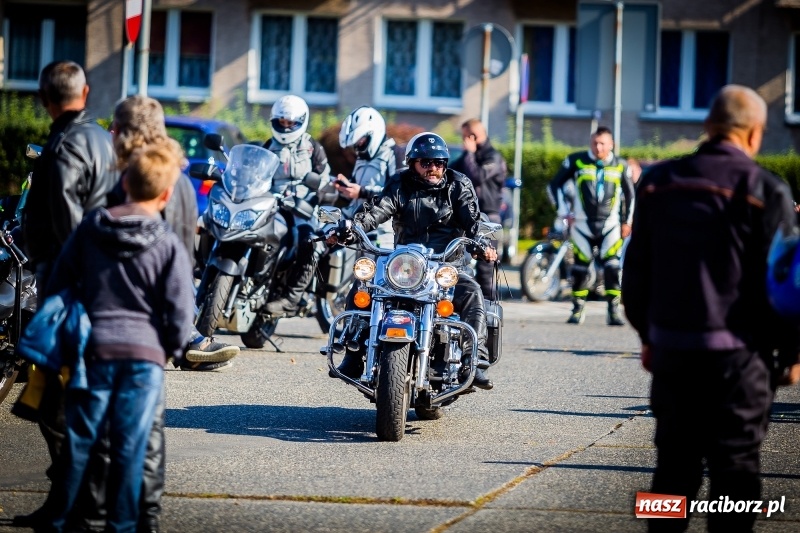 Zdjęcie w galerii na portalu naszraciborz.pl: Kilkuset motocyklistów na nieszporach dziękczynnych w Rudniku wiadomości z regionu