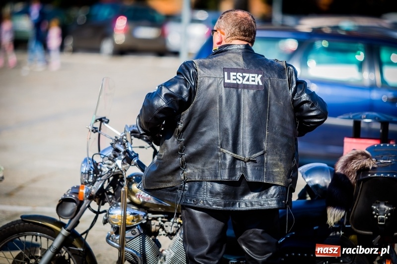 Zdjęcie w galerii na portalu naszraciborz.pl: Kilkuset motocyklistów na nieszporach dziękczynnych w Rudniku wiadomości z regionu