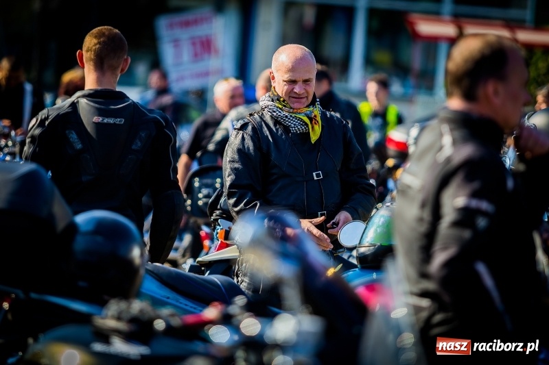 Zdjęcie w galerii na portalu naszraciborz.pl: Kilkuset motocyklistów na nieszporach dziękczynnych w Rudniku wiadomości z regionu