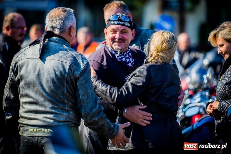 Zdjęcie w galerii na portalu naszraciborz.pl: Kilkuset motocyklistów na nieszporach dziękczynnych w Rudniku wiadomości z regionu