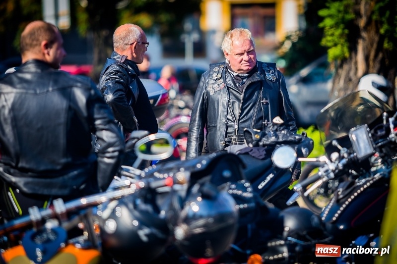 Zdjęcie w galerii na portalu naszraciborz.pl: Kilkuset motocyklistów na nieszporach dziękczynnych w Rudniku wiadomości z regionu