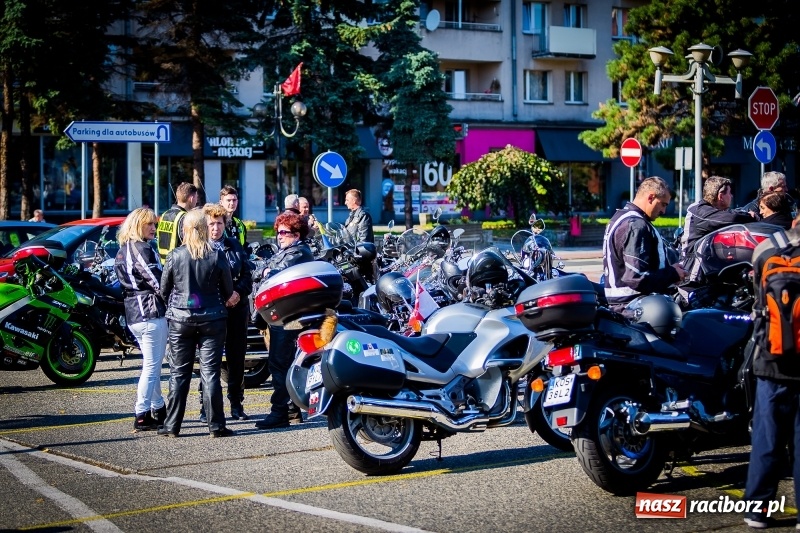 Zdjęcie w galerii na portalu naszraciborz.pl: Kilkuset motocyklistów na nieszporach dziękczynnych w Rudniku wiadomości z regionu