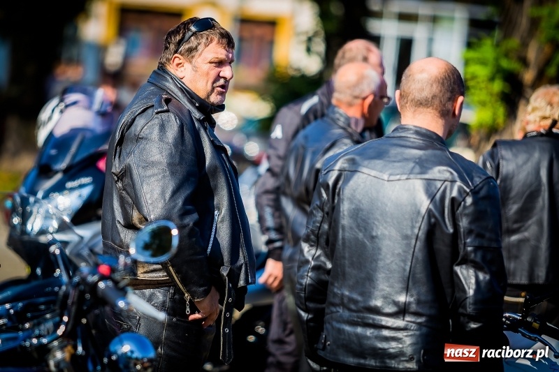 Zdjęcie w galerii na portalu naszraciborz.pl: Kilkuset motocyklistów na nieszporach dziękczynnych w Rudniku wiadomości z regionu