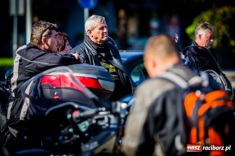 Zdjęcie w galerii na portalu naszraciborz.pl: Kilkuset motocyklistów na nieszporach dziękczynnych w Rudniku wiadomości z regionu