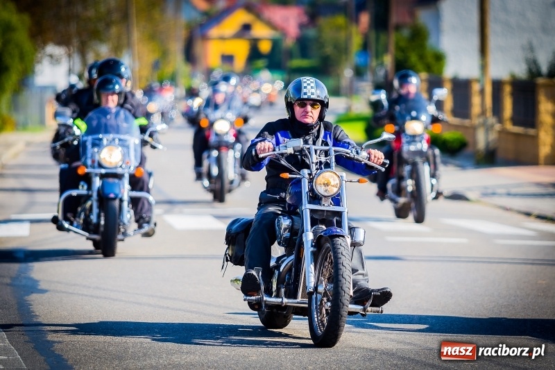 Zdjęcie w galerii na portalu naszraciborz.pl: Kilkuset motocyklistów na nieszporach dziękczynnych w Rudniku wiadomości z regionu