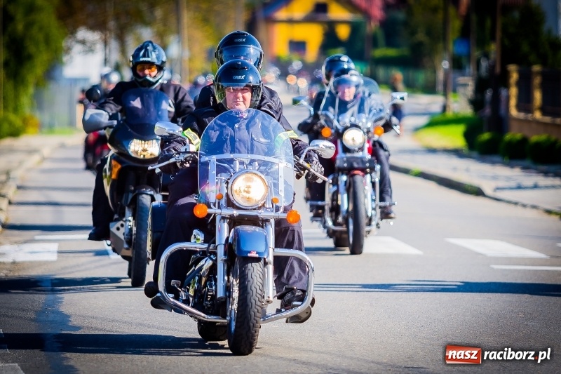 Zdjęcie w galerii na portalu naszraciborz.pl: Kilkuset motocyklistów na nieszporach dziękczynnych w Rudniku wiadomości z regionu