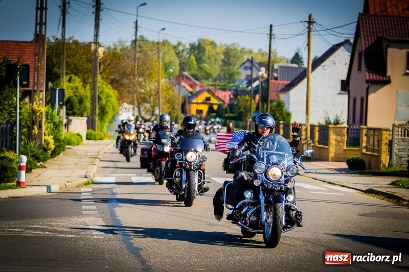 Zdjęcie w galerii na portalu naszraciborz.pl: Kilkuset motocyklistów na nieszporach dziękczynnych w Rudniku wiadomości z regionu