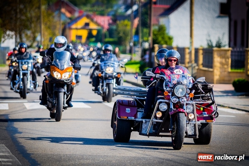 Zdjęcie w galerii na portalu naszraciborz.pl: Kilkuset motocyklistów na nieszporach dziękczynnych w Rudniku wiadomości z regionu