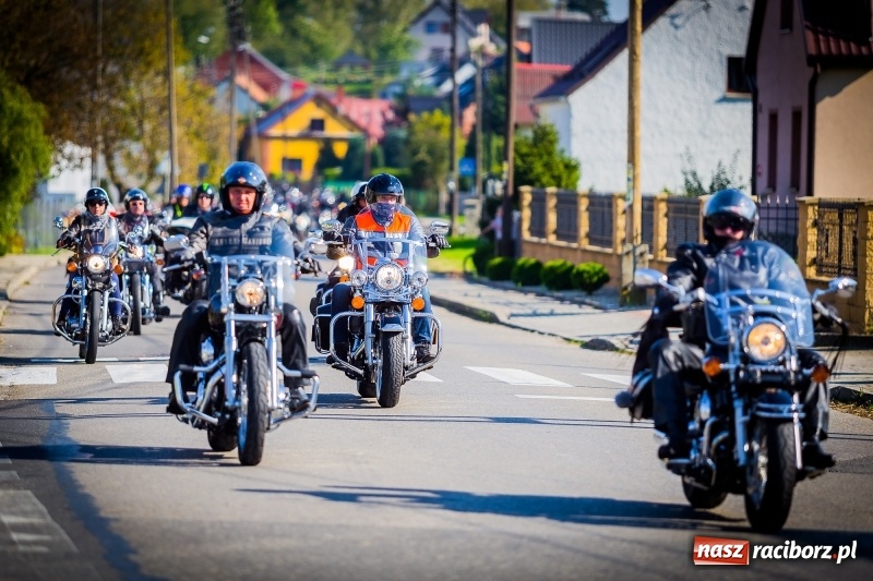 Zdjęcie w galerii na portalu naszraciborz.pl: Kilkuset motocyklistów na nieszporach dziękczynnych w Rudniku wiadomości z regionu