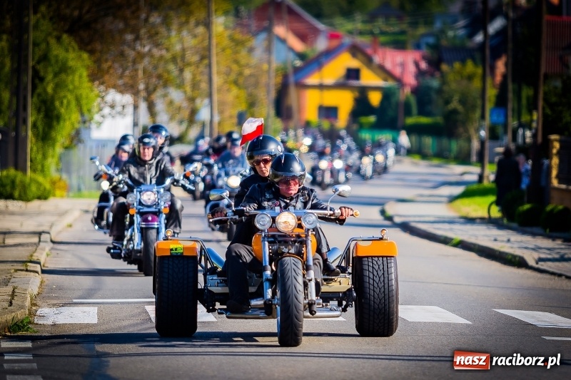 Zdjęcie w galerii na portalu naszraciborz.pl: Kilkuset motocyklistów na nieszporach dziękczynnych w Rudniku wiadomości z regionu