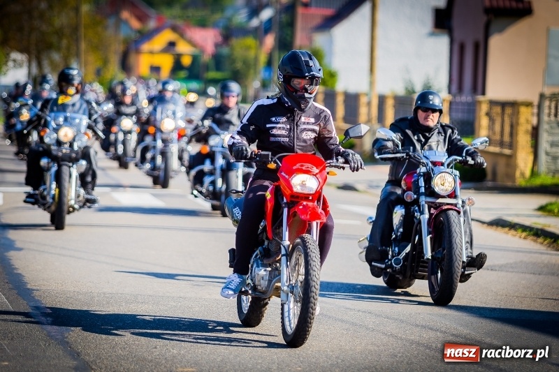 Zdjęcie w galerii na portalu naszraciborz.pl: Kilkuset motocyklistów na nieszporach dziękczynnych w Rudniku wiadomości z regionu