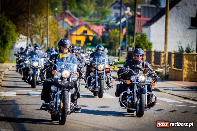 Zdjęcie w galerii na portalu naszraciborz.pl: Kilkuset motocyklistów na nieszporach dziękczynnych w Rudniku wiadomości z regionu