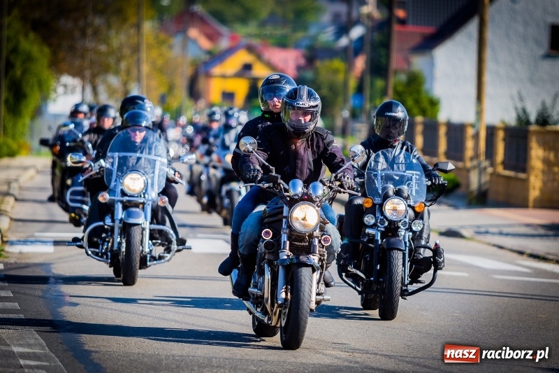 Zdjęcie w galerii na portalu naszraciborz.pl: Kilkuset motocyklistów na nieszporach dziękczynnych w Rudniku wiadomości z regionu