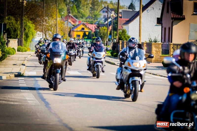 Zdjęcie w galerii na portalu naszraciborz.pl: Kilkuset motocyklistów na nieszporach dziękczynnych w Rudniku wiadomości z regionu