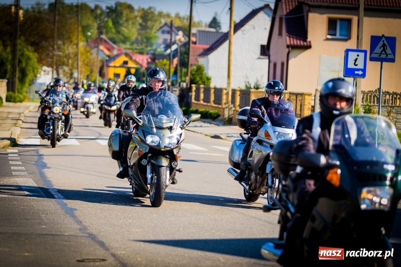Zdjęcie w galerii na portalu naszraciborz.pl: Kilkuset motocyklistów na nieszporach dziękczynnych w Rudniku wiadomości z regionu
